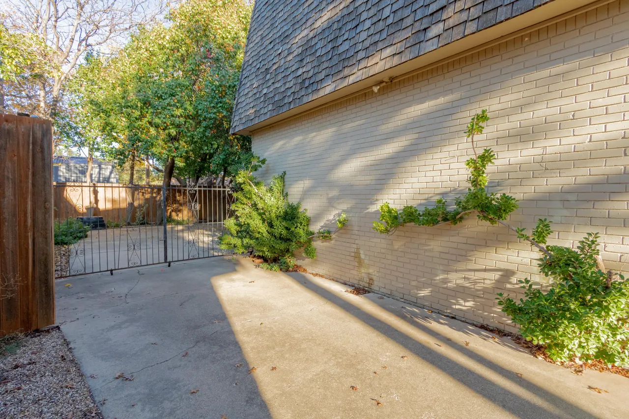 Photo 4 — 3722 63rd Drive, Lubbock, TX 79413
