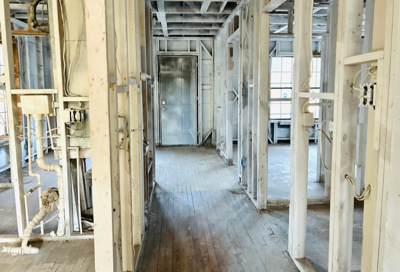 Photo 4 — 914 S Texas Avenue, Sundown, TX 79336