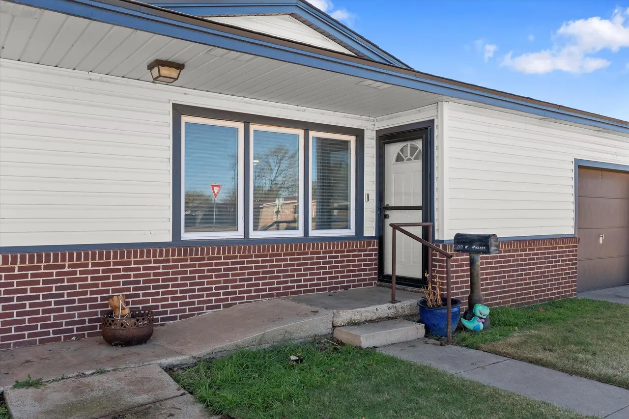 Photo 2 — 110 W Monroe Street, Levelland, TX 79336