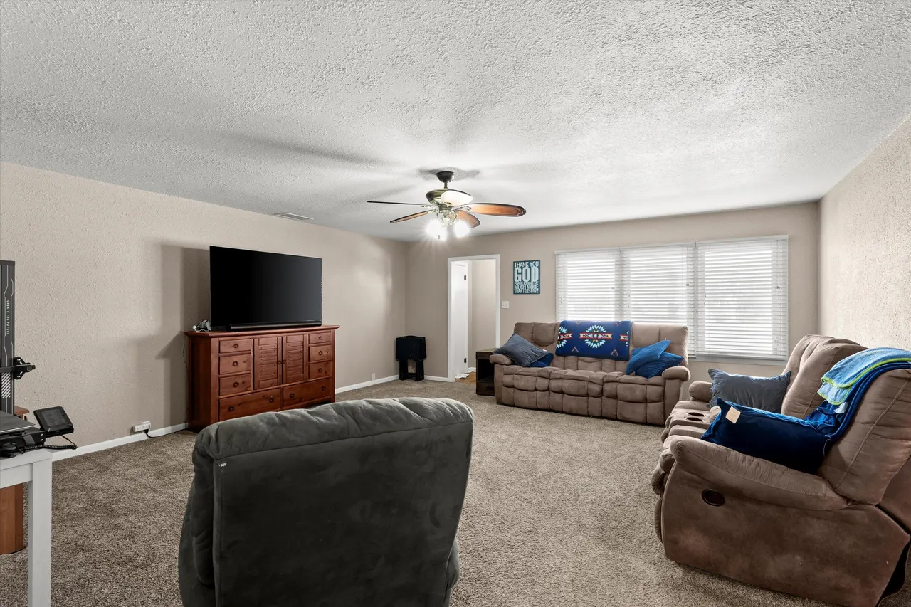 Photo 3 — 110 W Monroe Street, Levelland, TX 79336