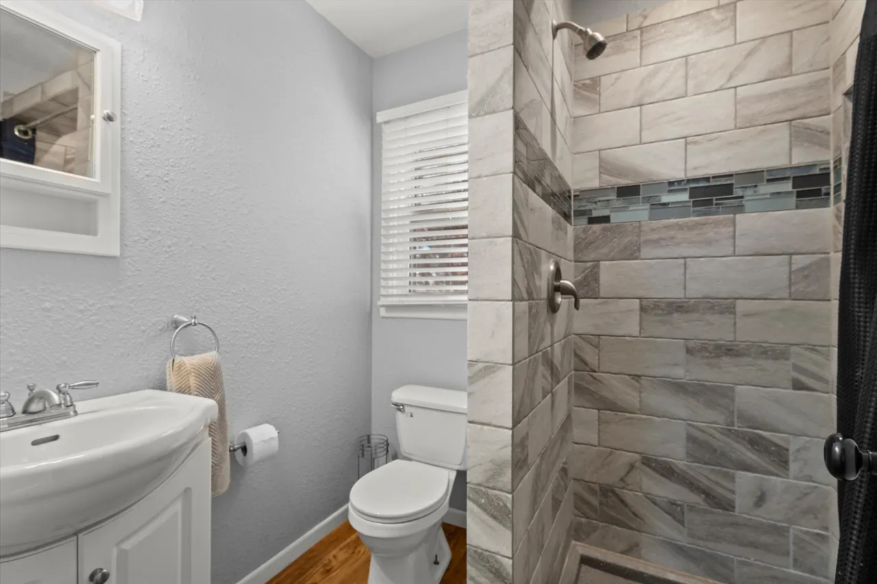 Photo 9 — 110 W Monroe Street, Levelland, TX 79336