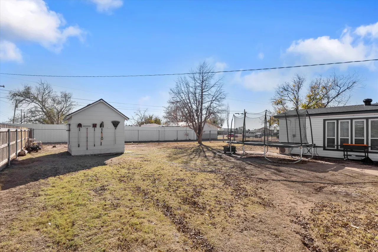 Photo 17 — 110 W Monroe Street, Levelland, TX 79336