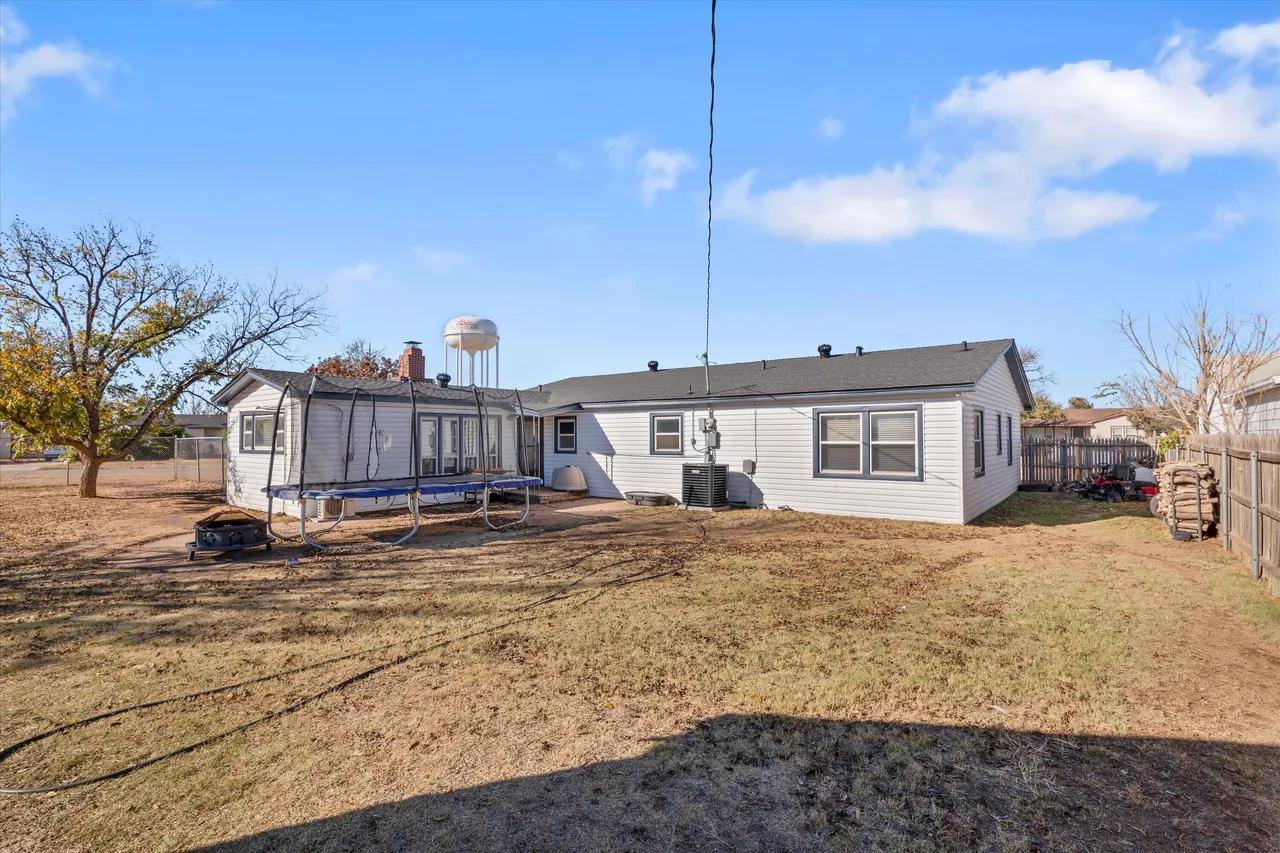 Photo 18 — 110 W Monroe Street, Levelland, TX 79336