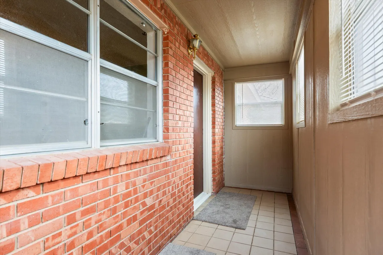 Photo 2 — 131 Elgin Avenue, Levelland, TX 79336