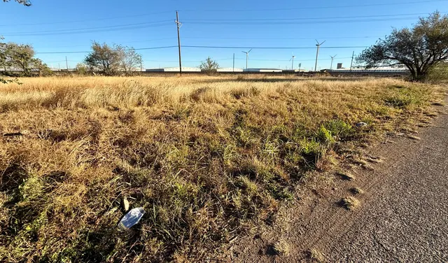 Photo 2 — 2287 E 48th Street, Lubbock, TX 79404