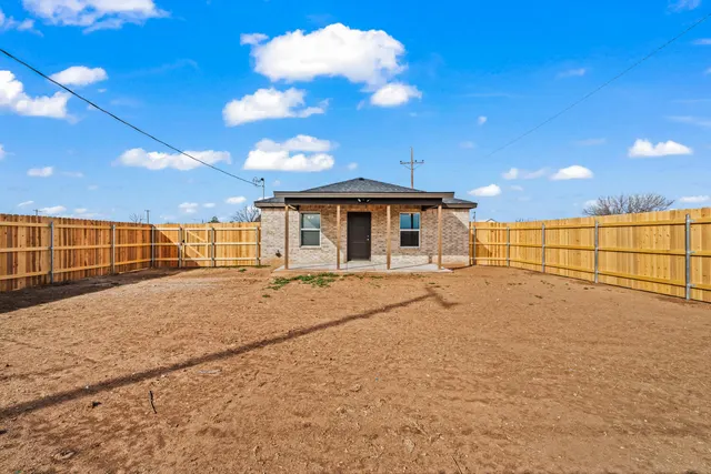 Photo 8 — 1222 Ave I, Ralls, TX 79357