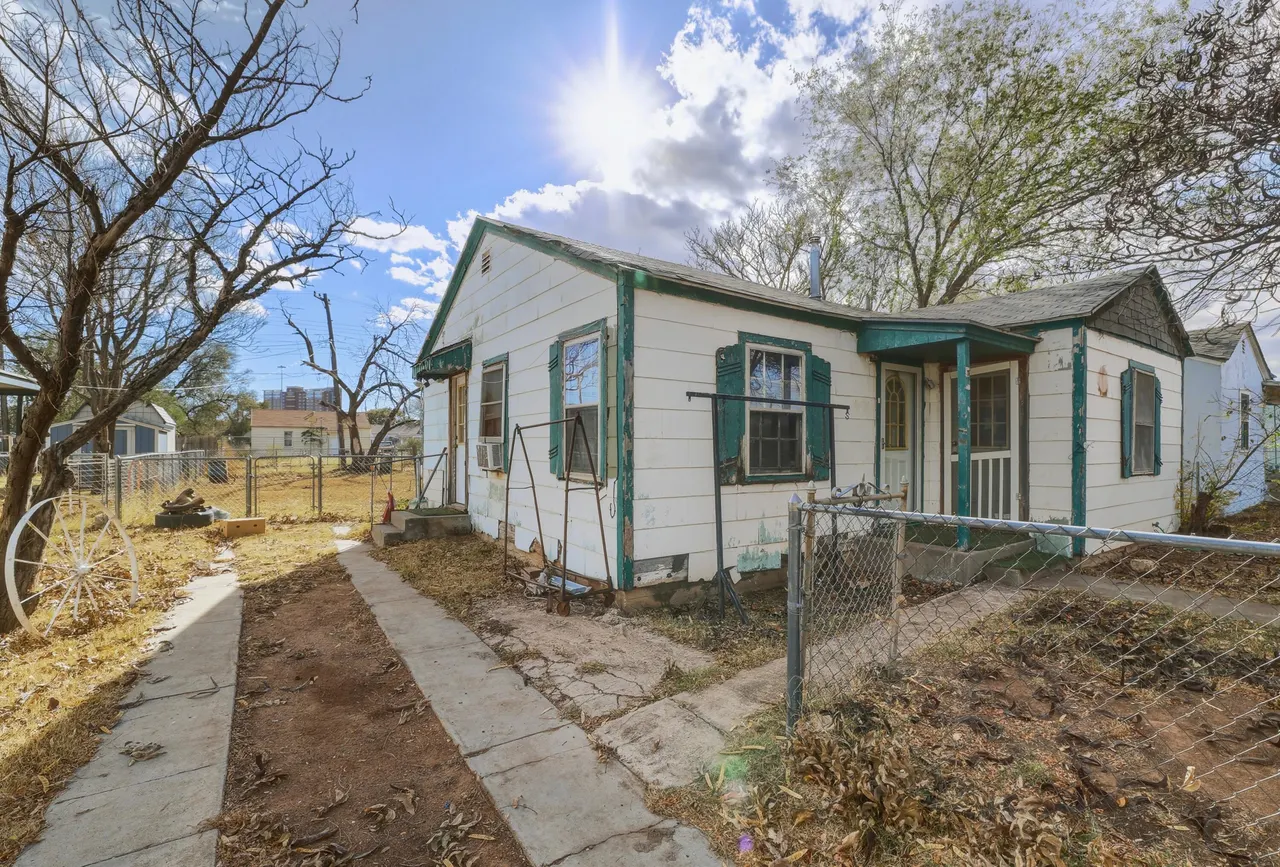 Photo 3 — 2315 2nd Street, Lubbock, TX 79415