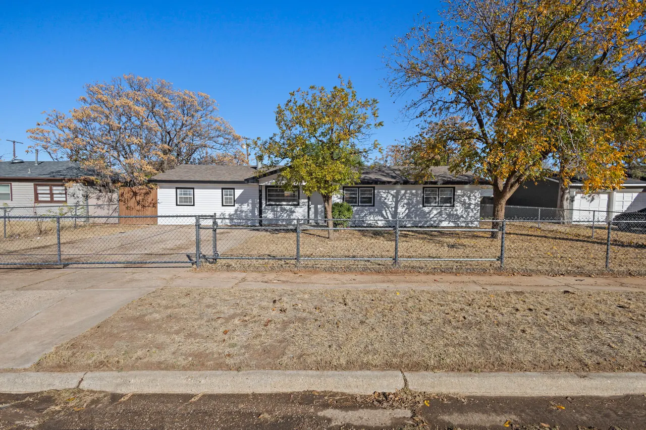 Photo 2 — 5512 45th Street, Lubbock, TX 79414