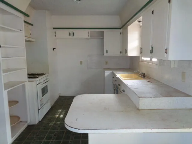 Photo 4 — 1329 49th  Street, Lubbock, TX 79412
