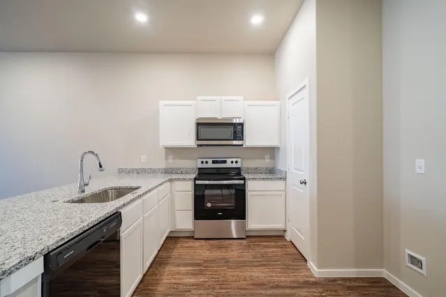 Photo 3 — 2114 N Avenue K A, Lubbock, TX 79403