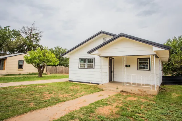 Photo 2 — 3012 39th Street, Lubbock, TX 79413