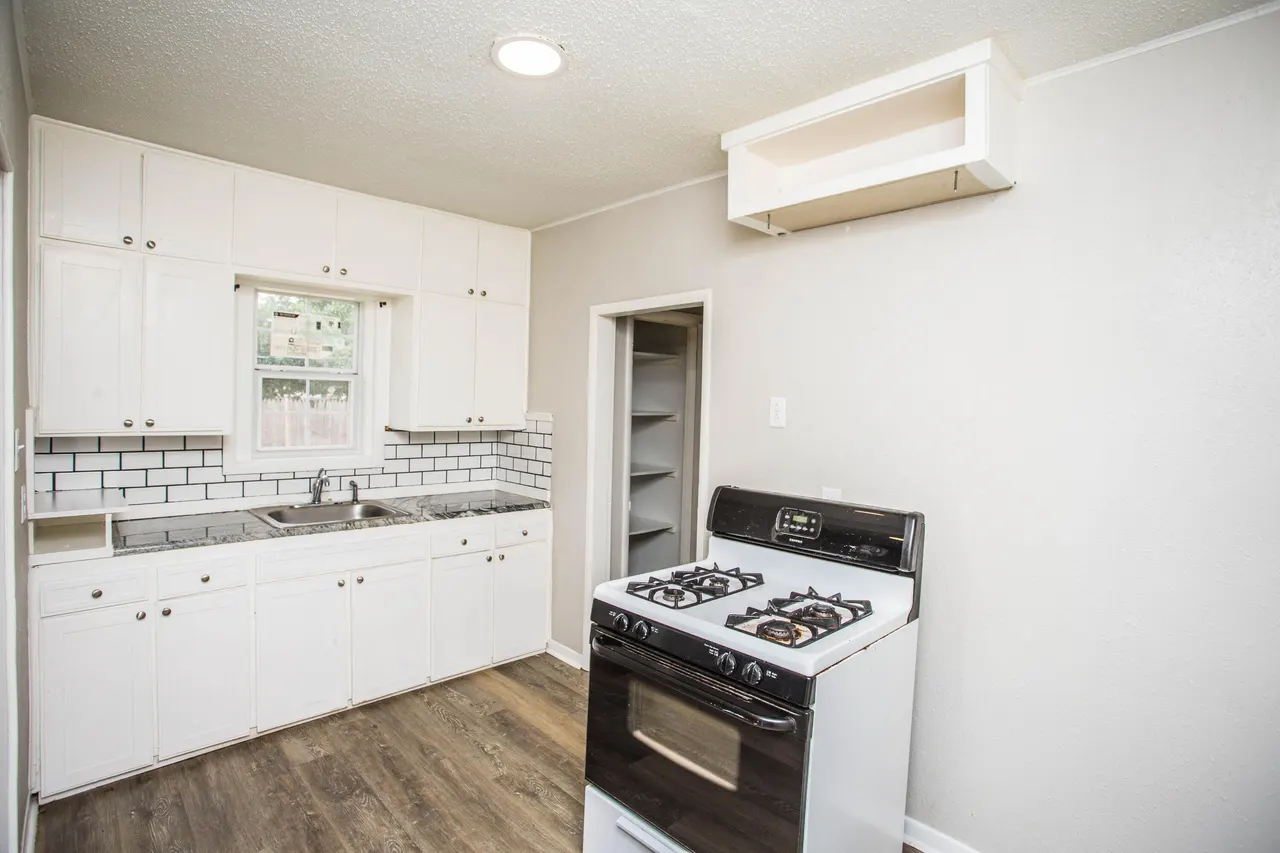 Photo 11 — 3012 39th Street, Lubbock, TX 79413