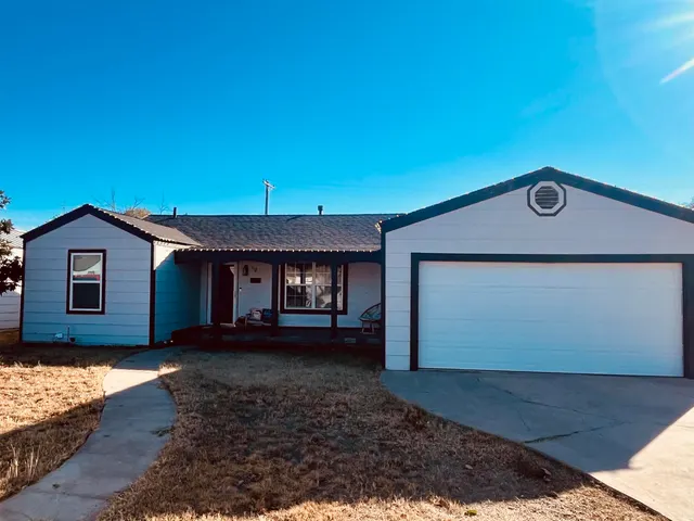 Front exterior — 118 Hicks Place, Levelland, TX 79336