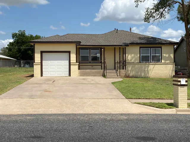 Front exterior — 2309 Birch Avenue, Lubbock, TX 79404