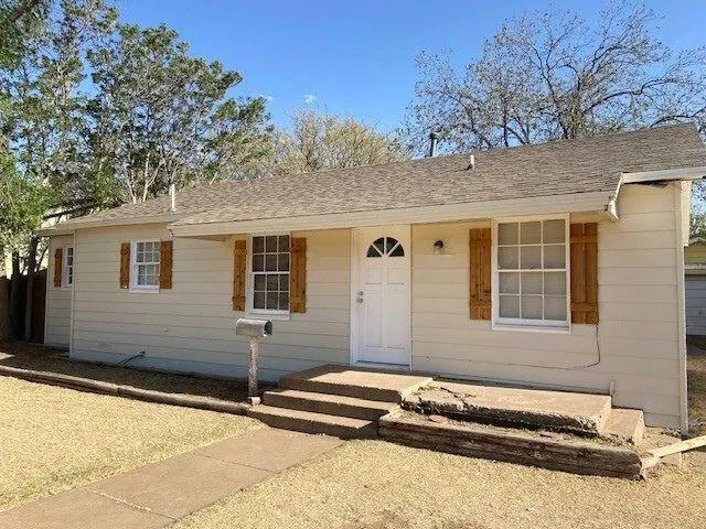 Photo 2 — 2617 39th Street, Lubbock, TX 79413