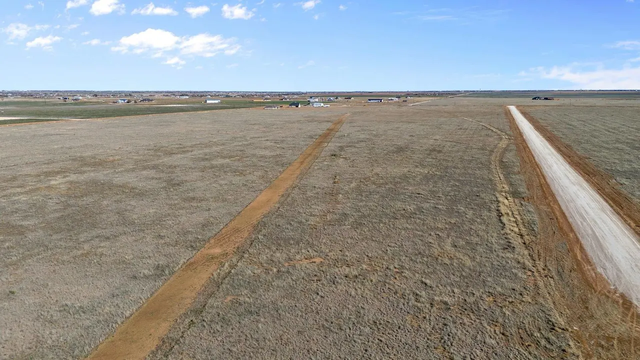 Photo 7 — 6887 Brody Road, Lubbock, TX 79407