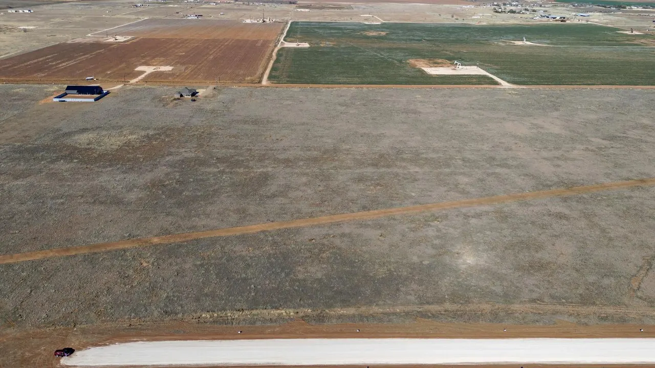 Photo 4 — 6893 Brody Road, Lubbock, TX 79407