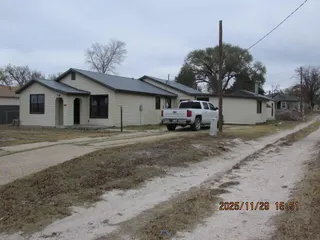 Sold home at 716 W E Avenue