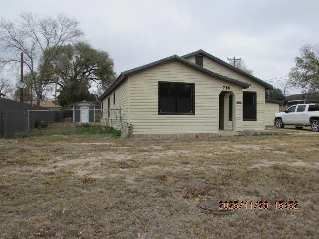 Photo 3 — 716 W E Avenue, Muleshoe, TX 79347