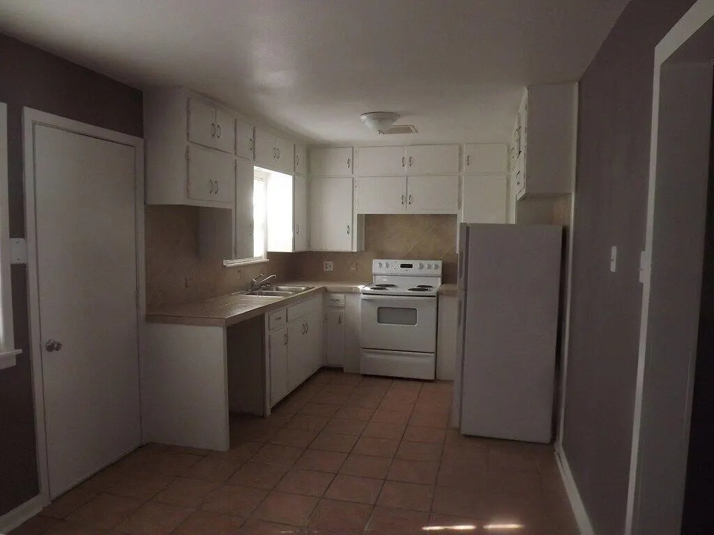 Photo 11 — 3815 25th Street, Lubbock, TX 79410