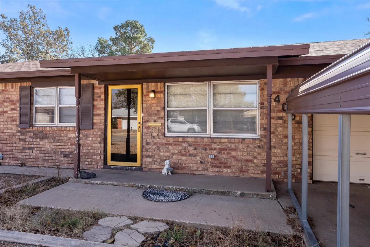 Photo 2 — 406 Poplar Street, Levelland, TX 79336