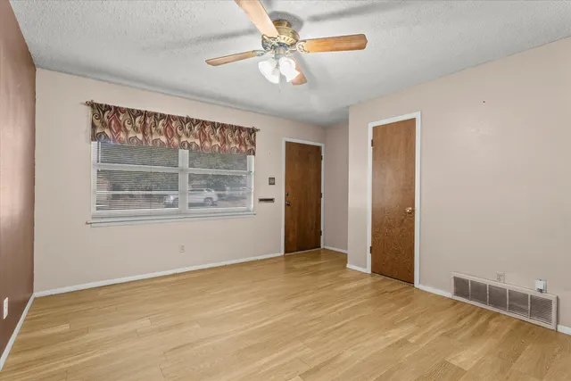 Photo 4 — 406 Poplar Street, Levelland, TX 79336
