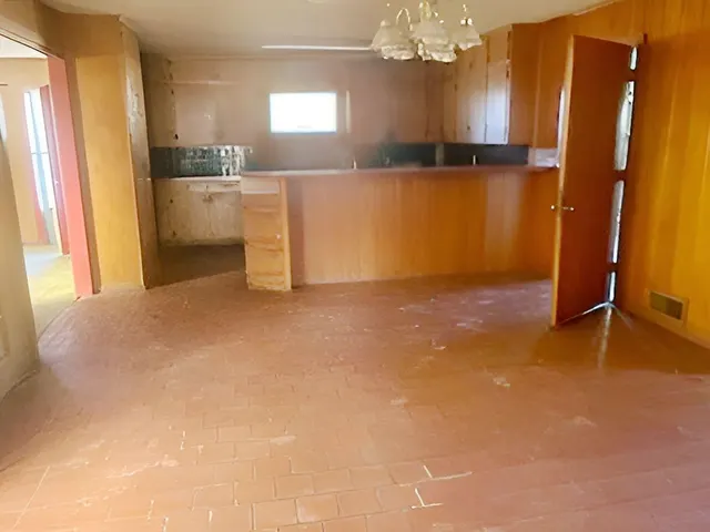 Photo 3 — 1006 Borger Street, Plainview, TX 79072