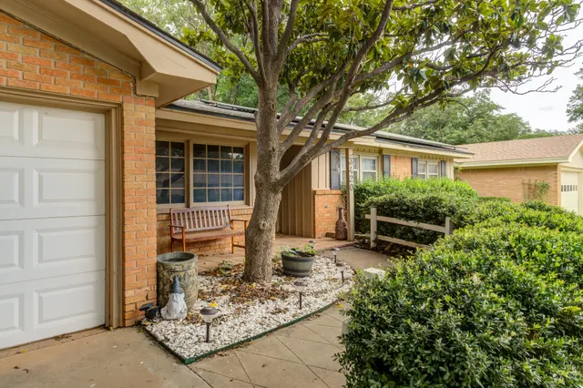 Photo 4 — 3420 60th Street, Lubbock, TX 79413