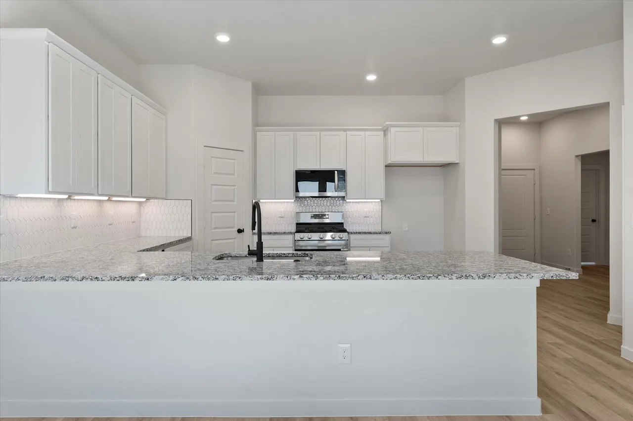 Photo 6 — 2002 Cottonwood Avenue, Wolfforth, TX 79382