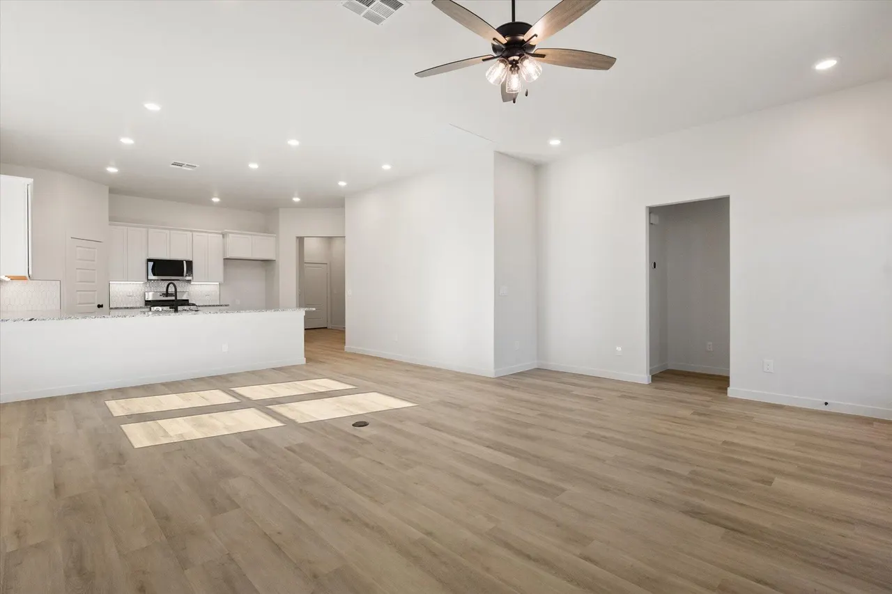 Photo 10 — 2002 Cottonwood Avenue, Wolfforth, TX 79382