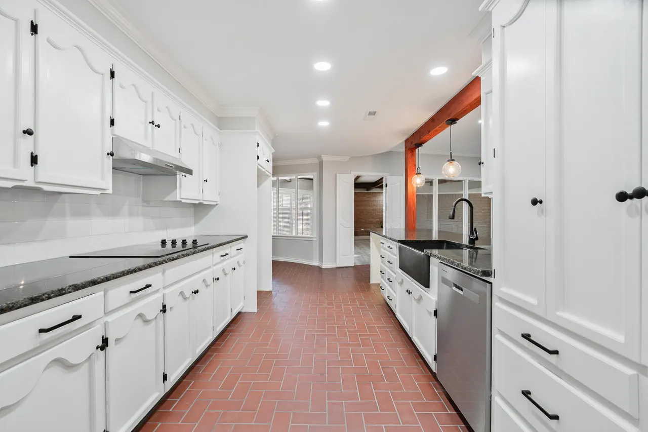 Photo 9 — 207 Yucca Terrace, Plainview, TX 79072