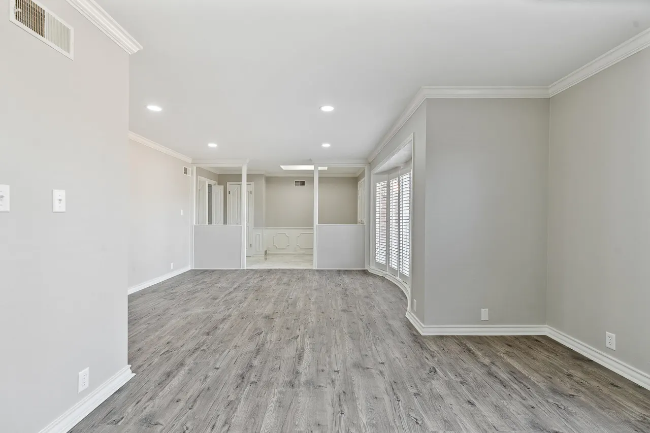 Photo 5 — 207 Yucca Terrace, Plainview, TX 79072
