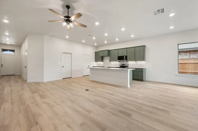 Photo 5 — 2001 Cottonwood Avenue, Wolfforth, TX 79382