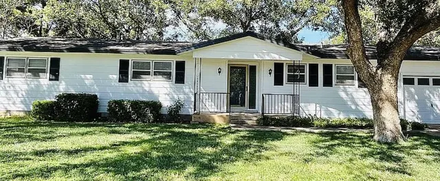 Front exterior — 2402 Lockwood Street, Tahoka, TX 79373