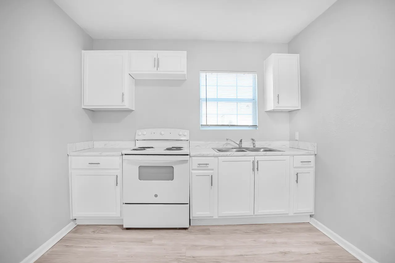 Photo 13 — 2430 31st Street, Lubbock, TX 79411