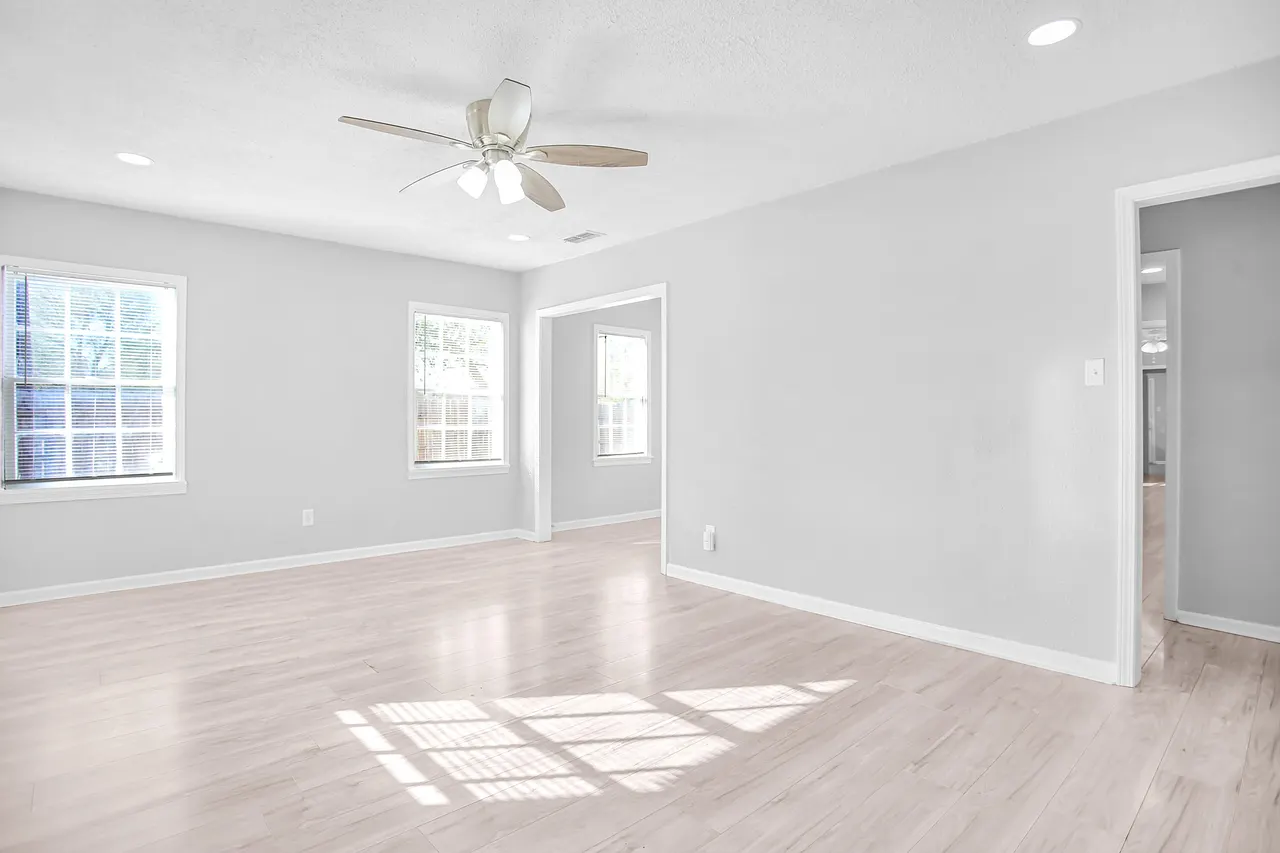 Photo 3 — 2430 31st Street, Lubbock, TX 79411