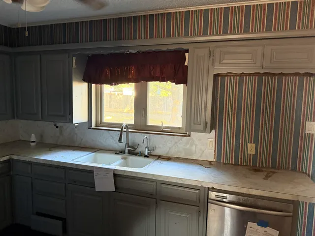 Photo 3 — 2412 Lockwood Street, Tahoka, TX 79373