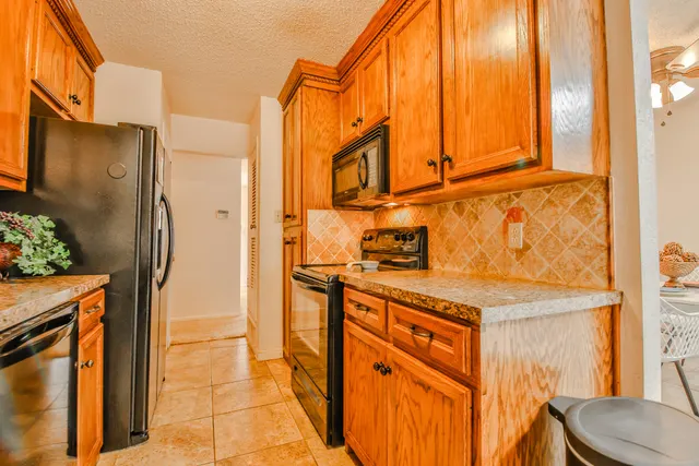 Photo 7 — 2931 E Baylor Street, Lubbock, TX 79403