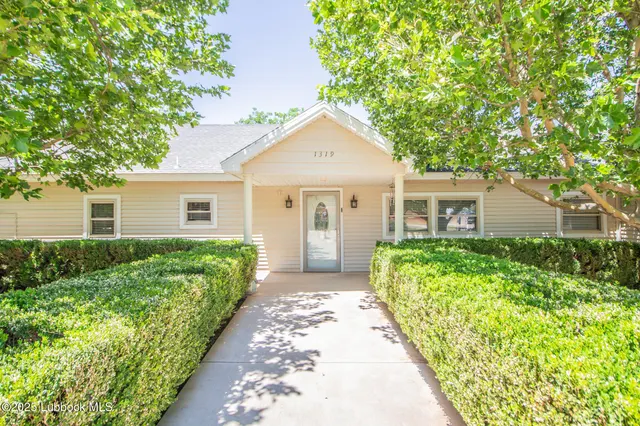 Photo 3 — 1319 N Cedar Street, Brownfield, TX 79316