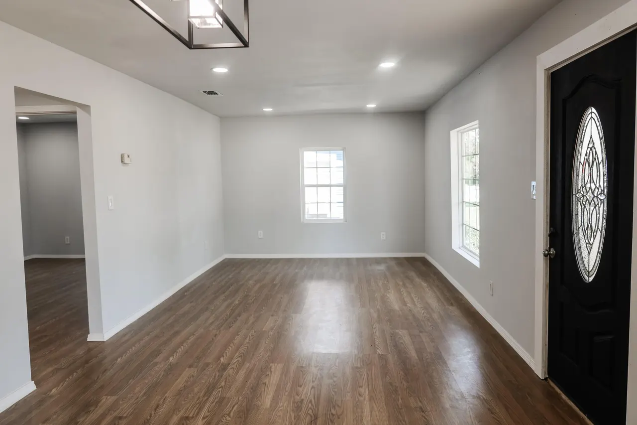 Photo 4 — 112 SW 8th Street, Plainview, TX 79072