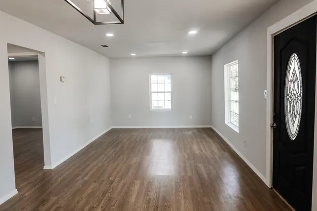 Photo 4 — 112 SW 8th Street, Plainview, TX 79072