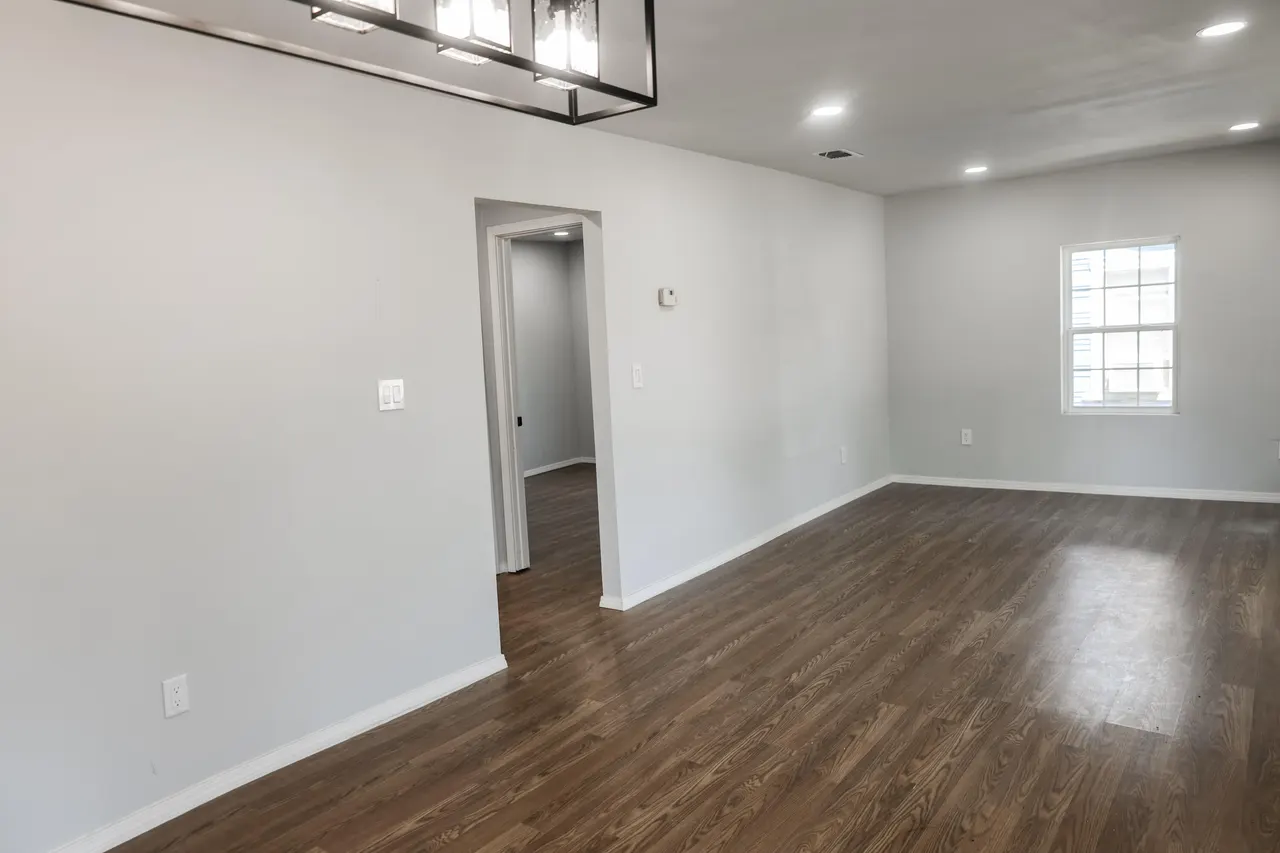 Photo 5 — 112 SW 8th Street, Plainview, TX 79072