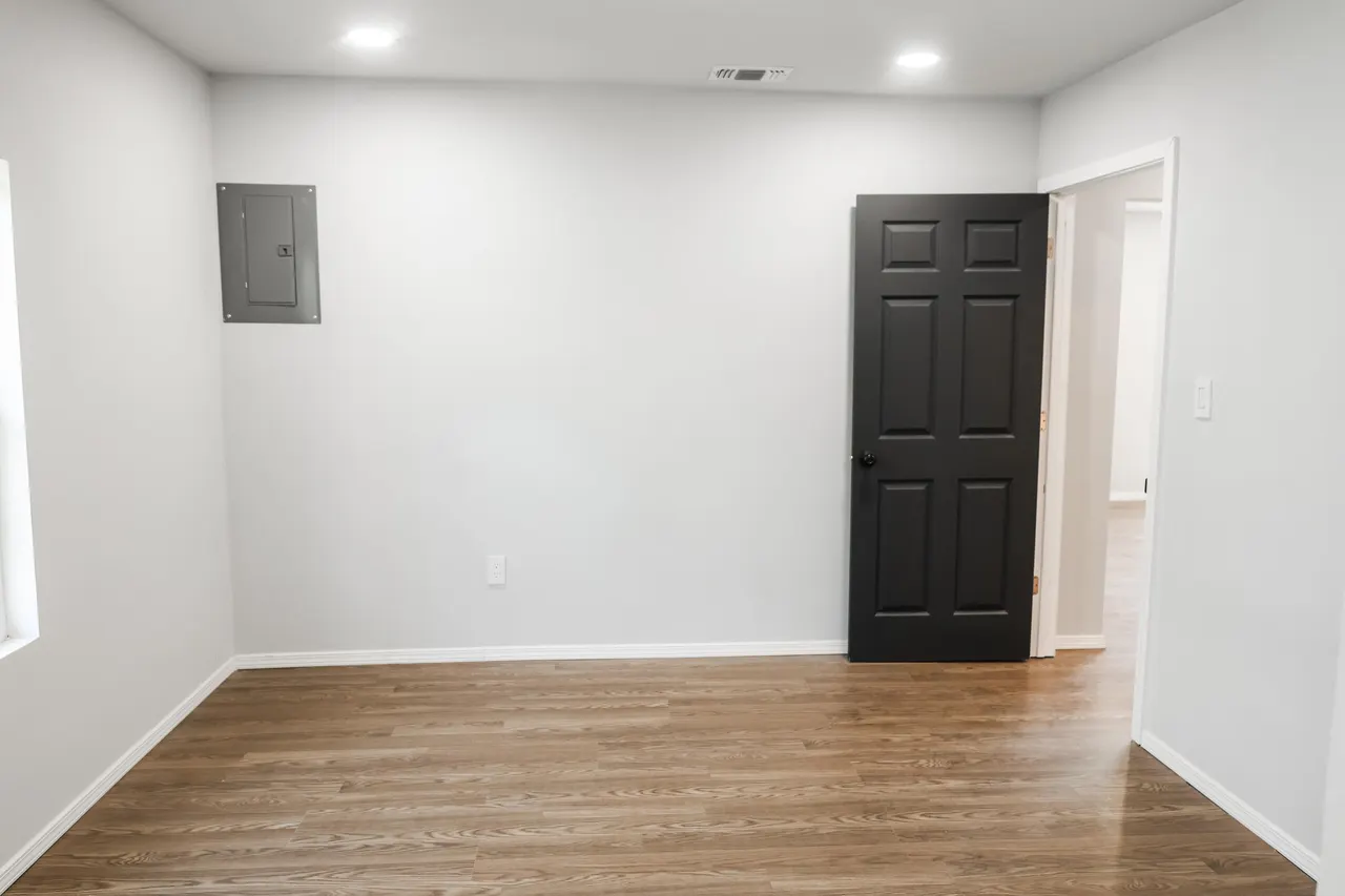 Photo 18 — 112 SW 8th Street, Plainview, TX 79072