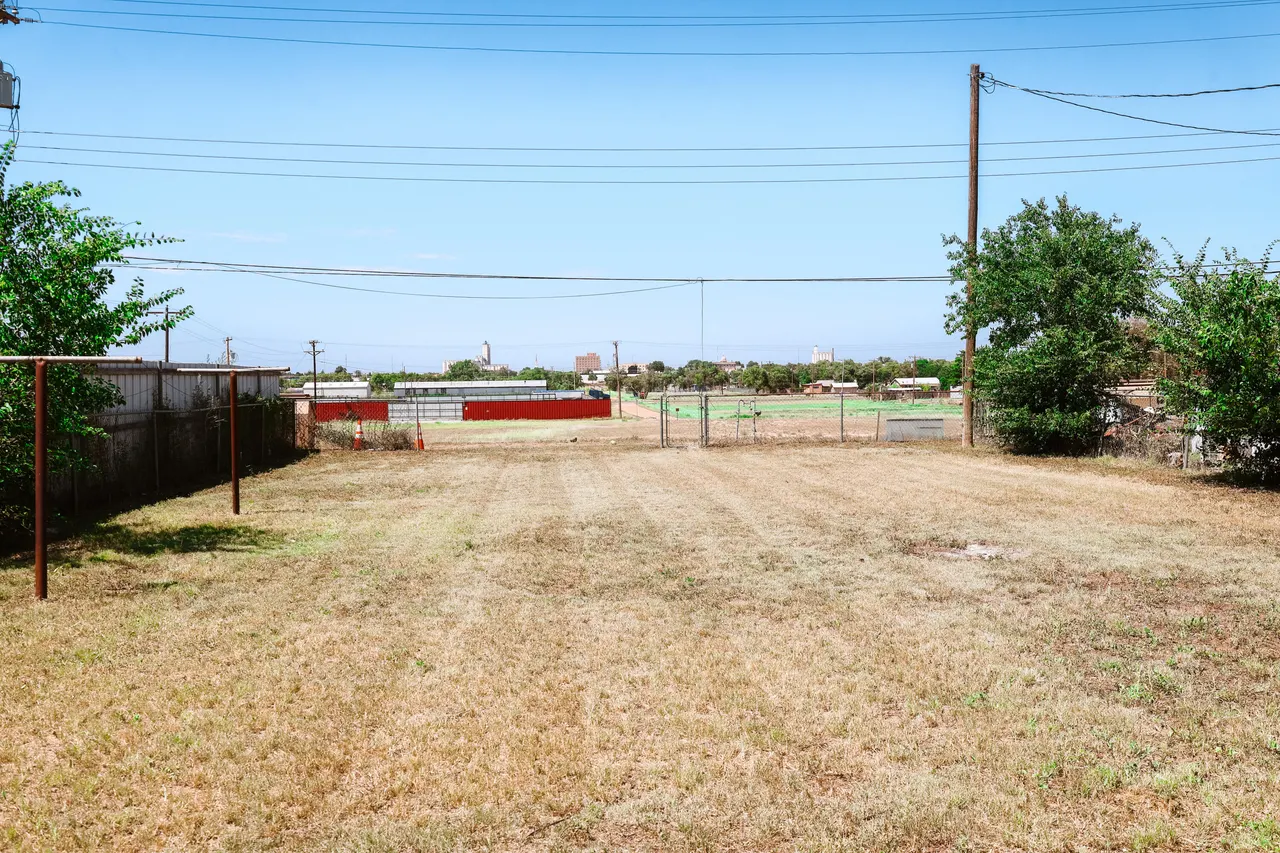 Photo 24 — 112 SW 8th Street, Plainview, TX 79072