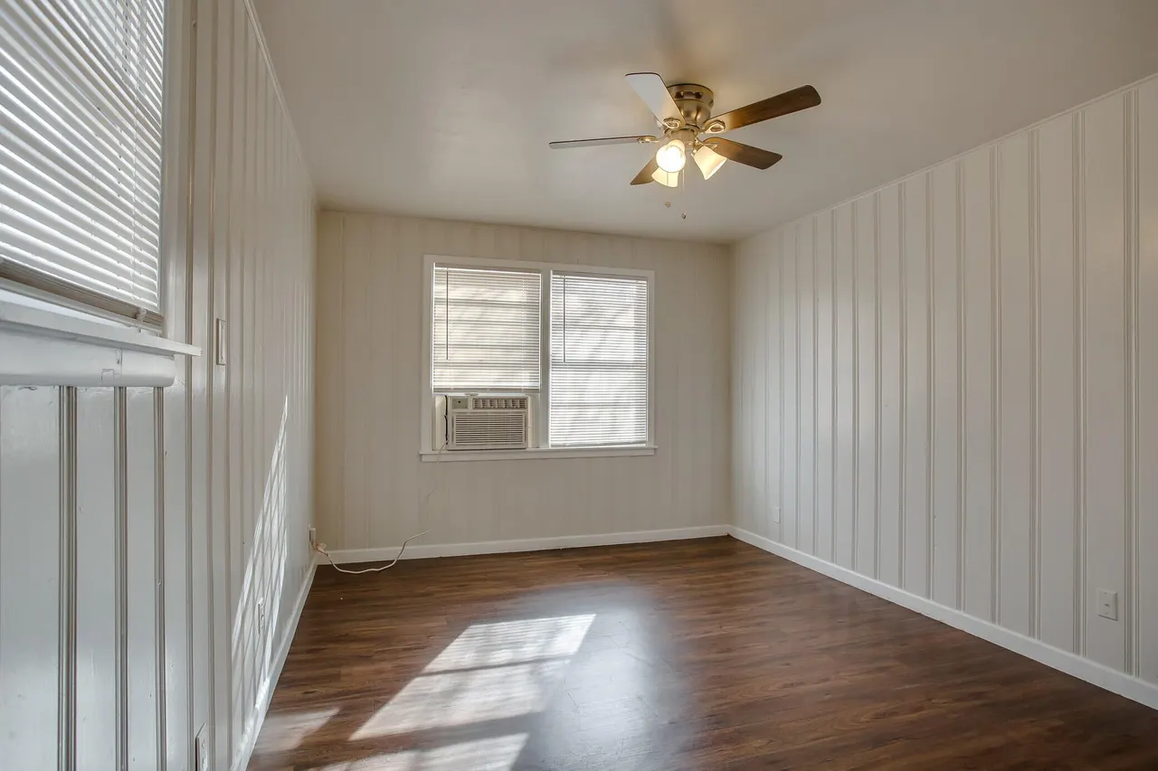 Photo 12 — 4315 32nd Street, Lubbock, TX 79410