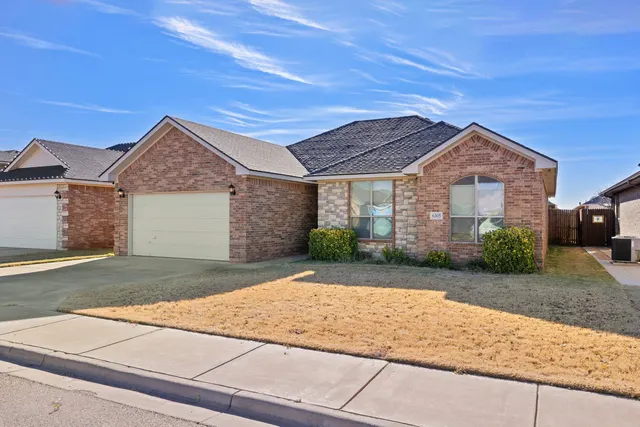 Photo 2 — 6305 93rd Street, Lubbock, TX 79424