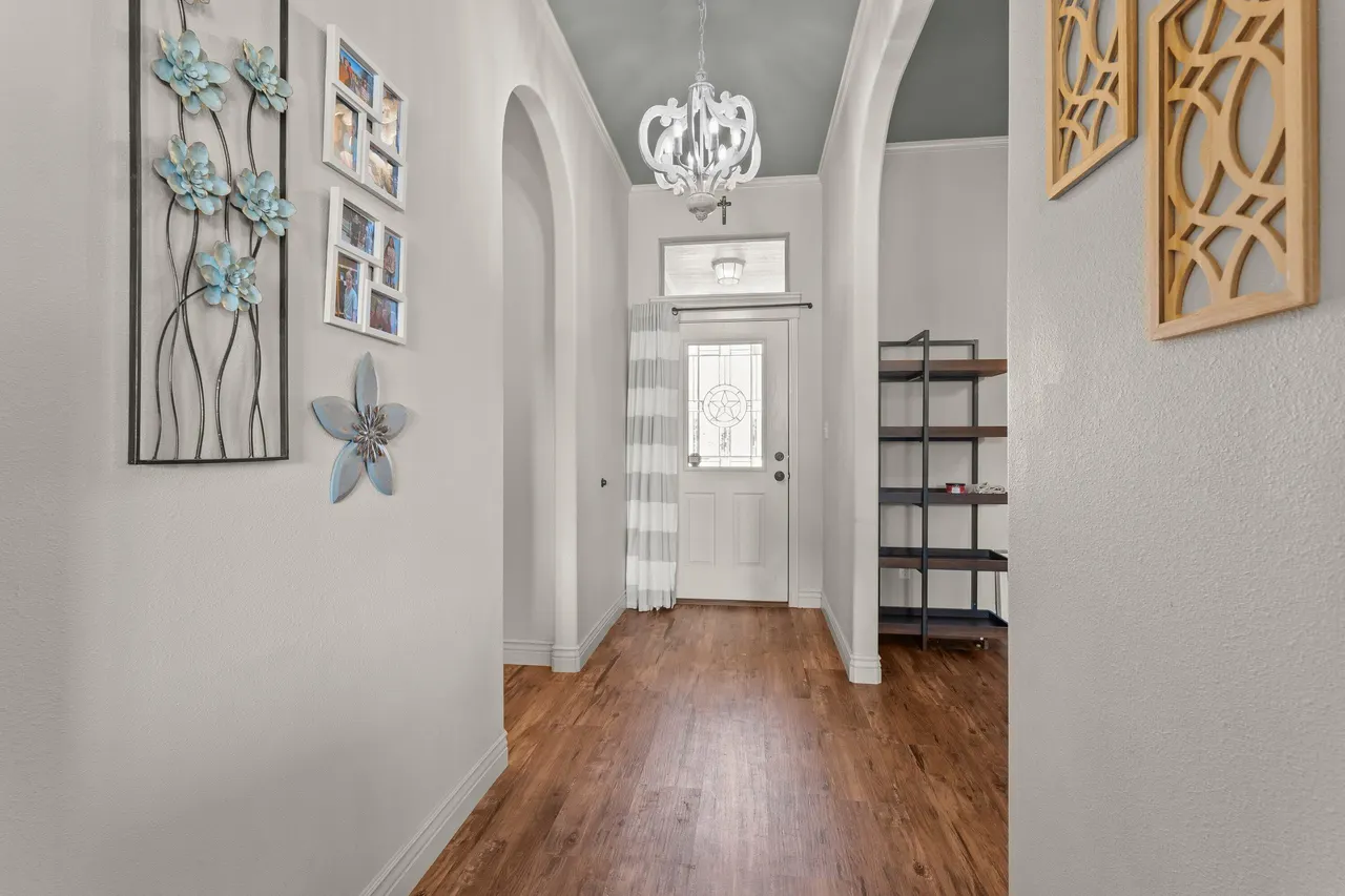 Photo 4 — 6305 93rd Street, Lubbock, TX 79424