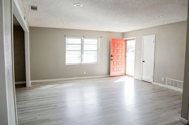 Photo 7 — 1615 Avenue F, Abernathy, TX 79311