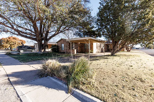 Front exterior — 850 S 10th Street, Slaton, TX 79364
