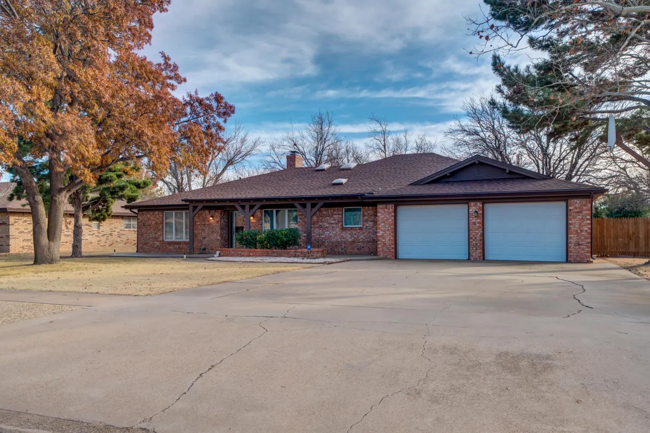 Photo 2 — 905 W Jackson Street, Floydada, TX 79235